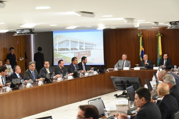 O governador Paulo Câmara participou do encontro