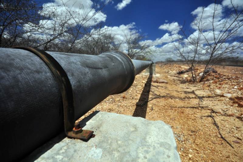 Manutenção em Adutora suspende abastecimento em dez cidades do Pajeú