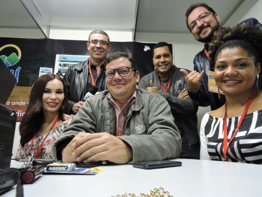 Com Juliana Lima, Rodrigo Lima, Evandro Lira, Cláudio Gomes e Michelli Martins - Estúdio 2 Rádio Pajeú - Expoagro 2015