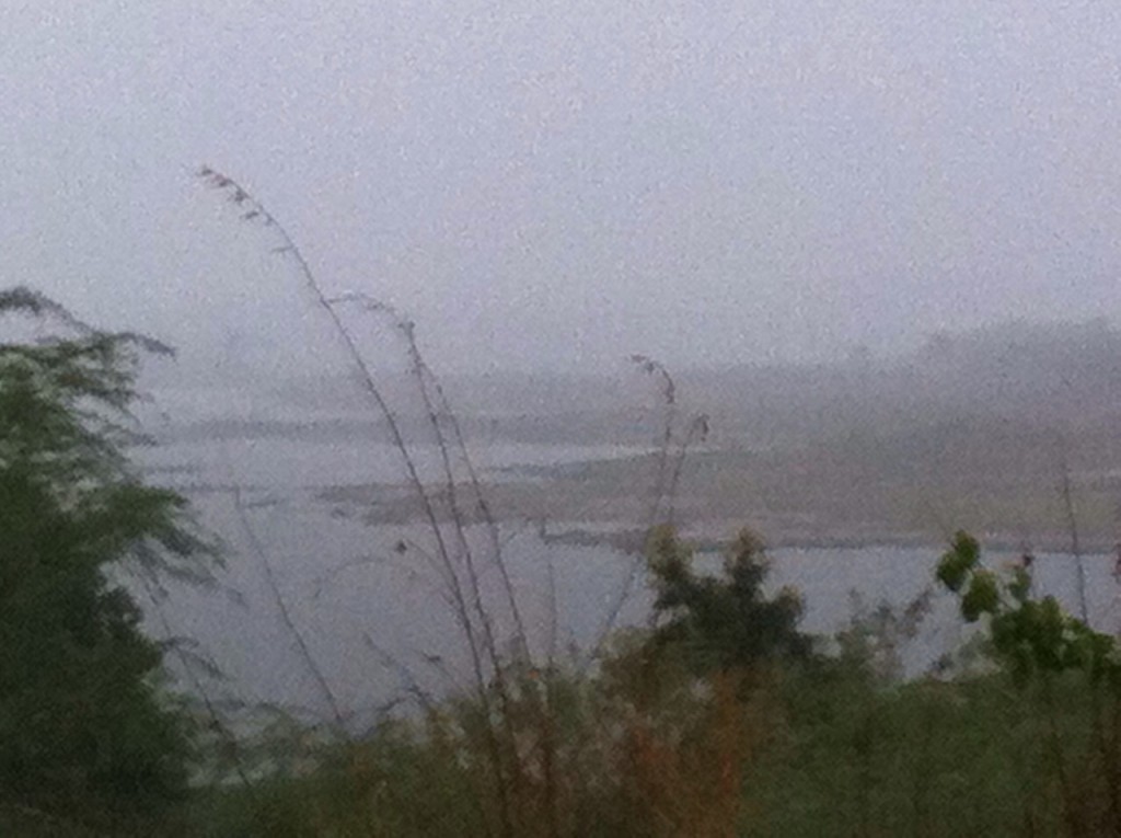 Chuva caindo sobre a Barragem de Brotas, em Afogados da Ingazeira: esperança renovada