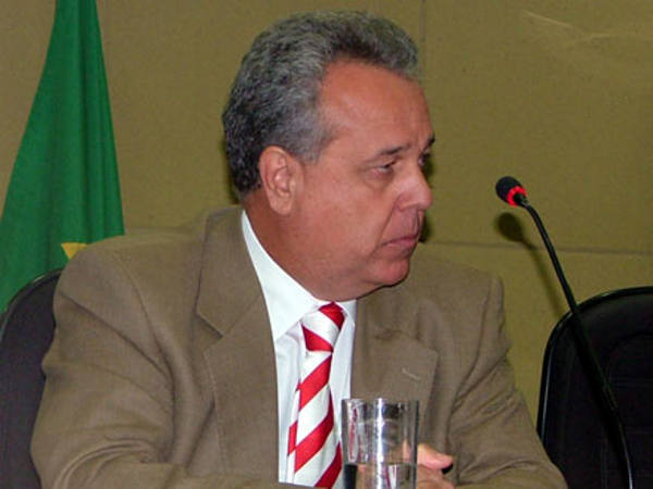 Carlos Porto é ex-deputado estadual e está no TCE desde 1990