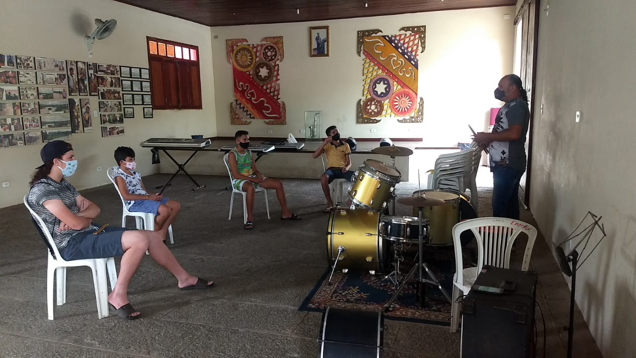 Carnaíba: Escola de Música retoma aulas presenciais : Nill Junior