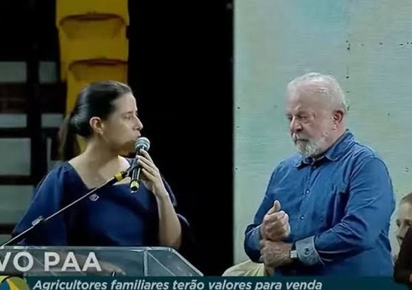 Os Cem Dias De Lula E Raquel : Nill Junior